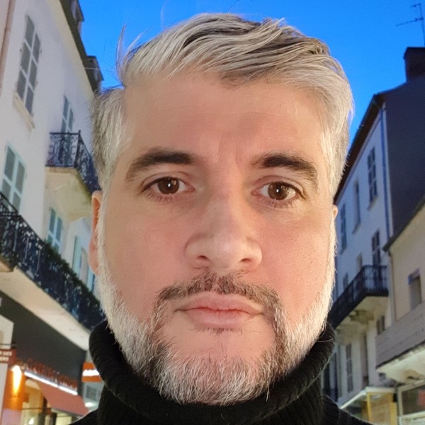 Profil von Carel